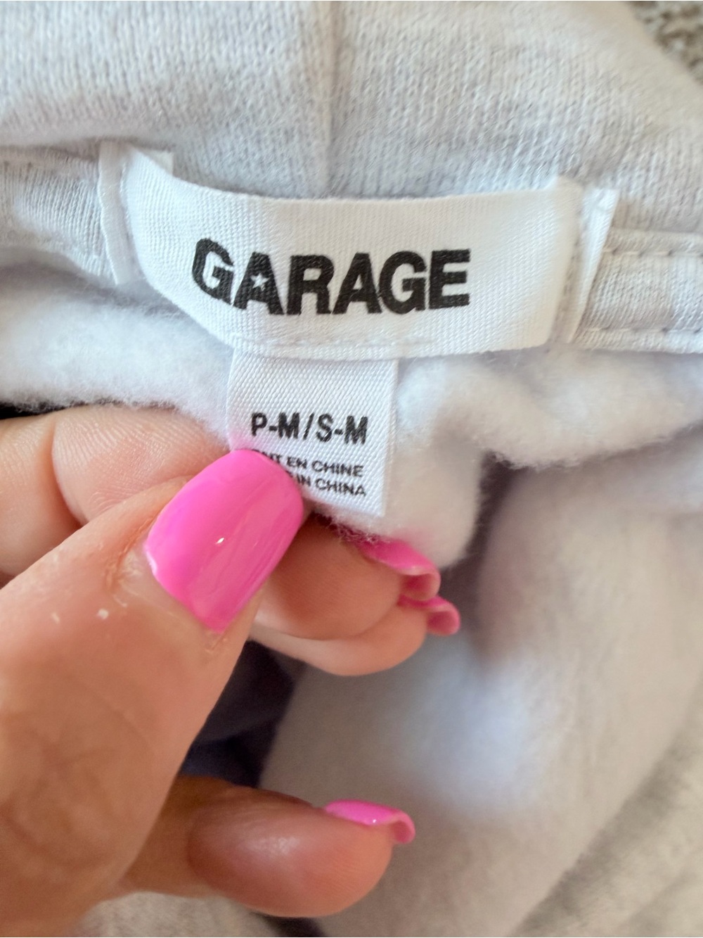 NWOT Garage Ultra Fleece oversized hoodie with pockets size s/m gray/snow white - Picture 11 of 12